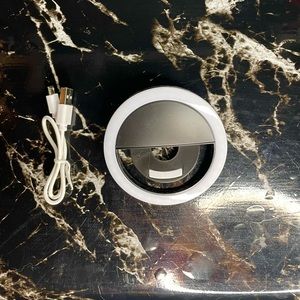 Ring light clip for phone